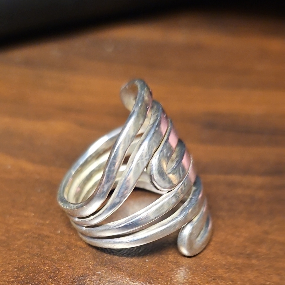 Silpada Sterling Silver Swirl Ring